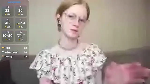 ToyaPletz Adlı Modelin Canlı XXX Sohbeti