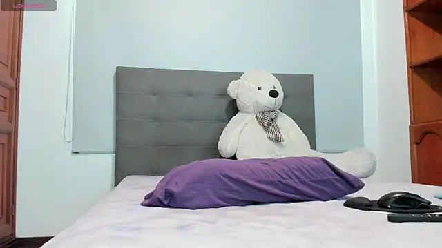 Andrea-Queen Obrolan Langsung XXX