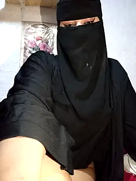 -Batta- Adlı Modelin Canlı XXX Sohbeti