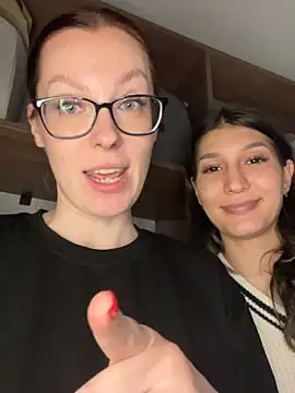 RussianGirls_ Pertunjukan Webcam