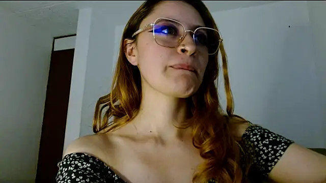 Juls_winter_ élő XXX-chatje