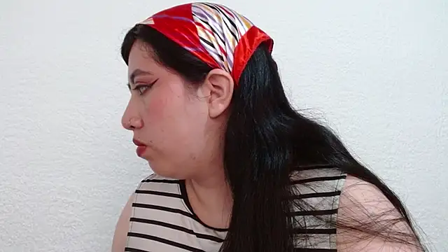 AntoneellaF live XXX chat