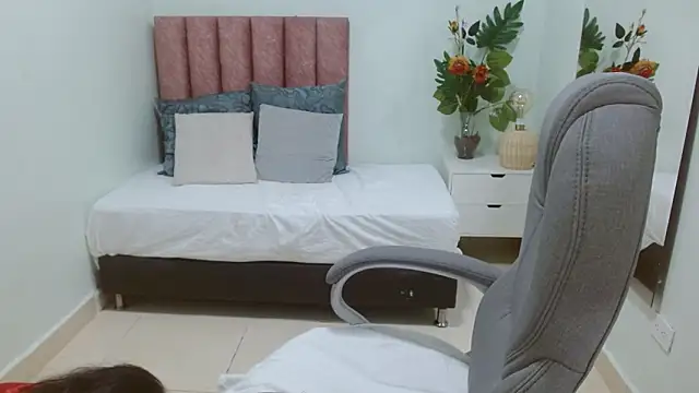 sophia_hadid élő XXX-chatje