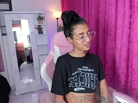 دردشة KarlaSlutSkinny__ الجنسية المباشرة