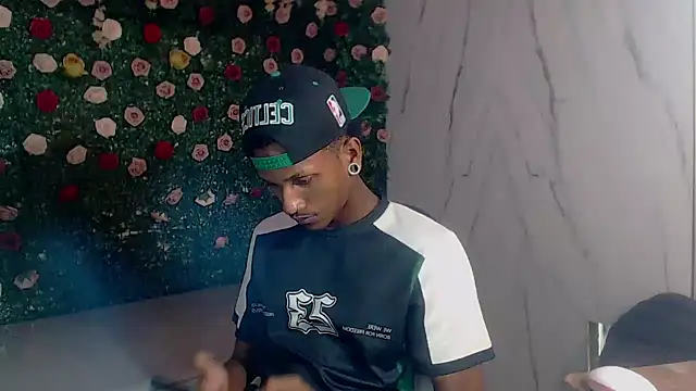 ManSantのライブXXXチャット