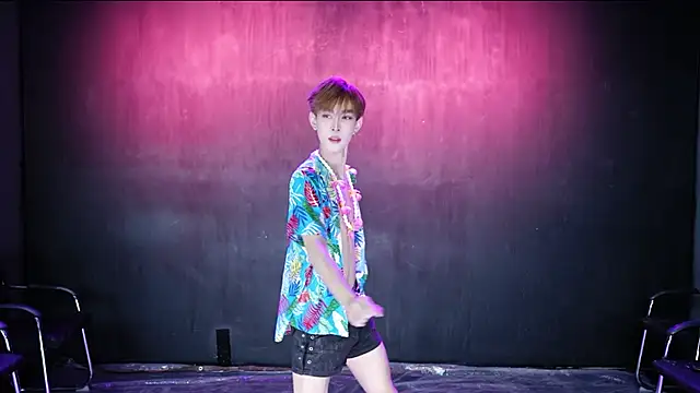 Queen-Vibe 现场XXX聊天