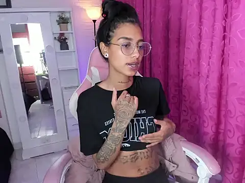 Chat XXX ao vivo de KarlaSlutSkinny__