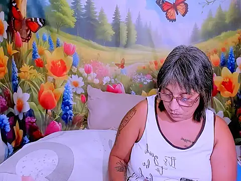 Chat +18 de indianroxy ao vivo