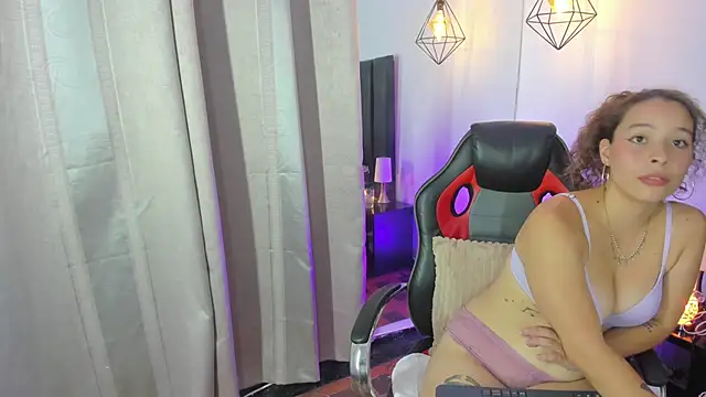 Sahia_Hills Chat XXX live