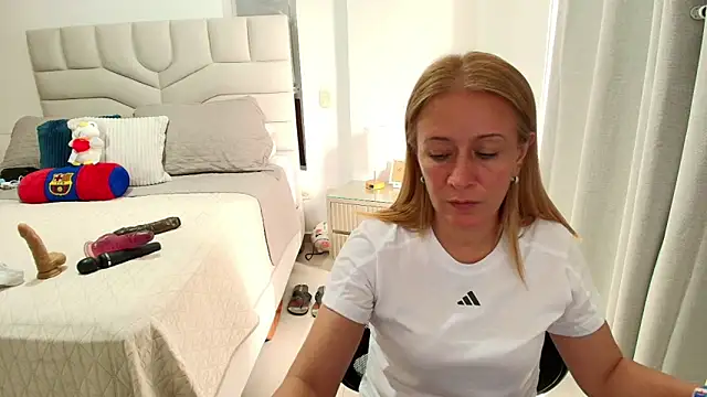 Czat XXX na żywo – Naty_Stone