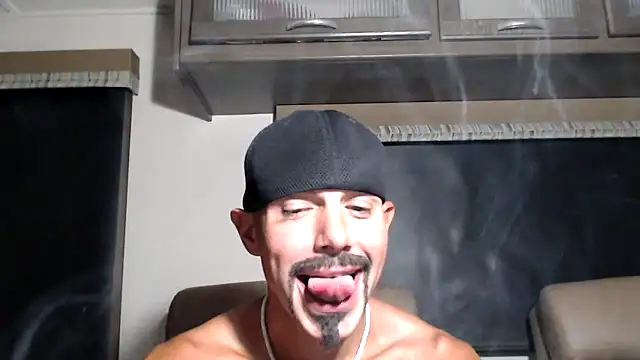 Pokazy przed kamerką – ThickD2C