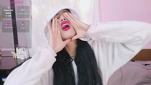 Miss_Charlottet 现场XXX聊天