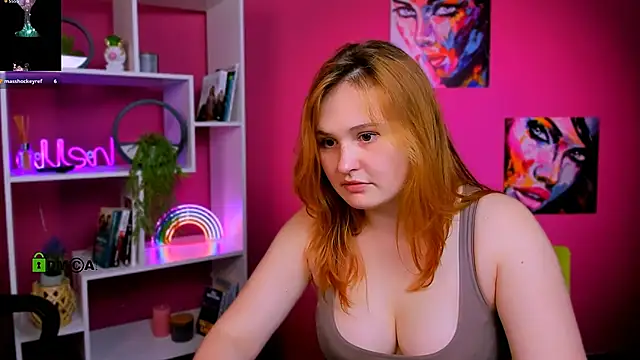 alia_skay Show in webcam