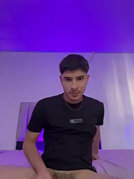 ApoloGray__ লাইভ XXX চ্যাট