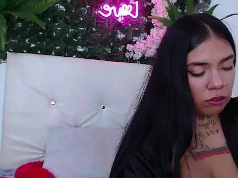 vayolet_sexy_ 现场XXX聊天