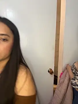 Chat XXX en directo de Antonella_Julieta