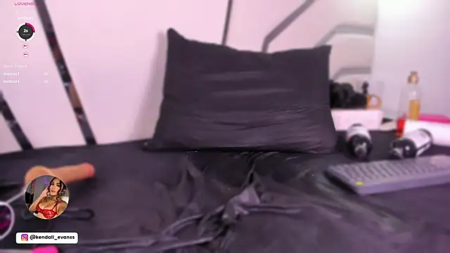 Chat XXX en directo de Kendall__evanss