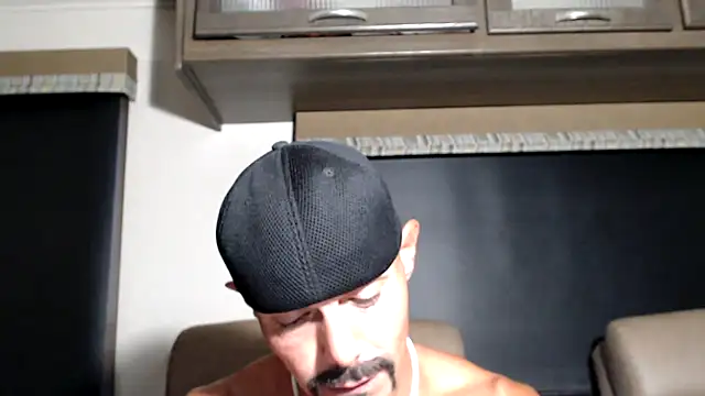 ThickD2C webkamerás műsora