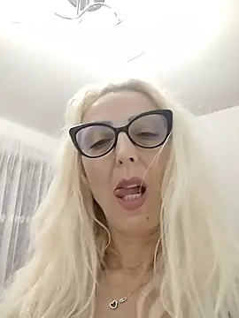 _sexyBLONDE46_ Live XXX Chat