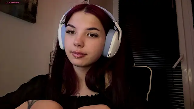 HanaMantanaDell Adlı Modelin Canlı XXX Sohbeti