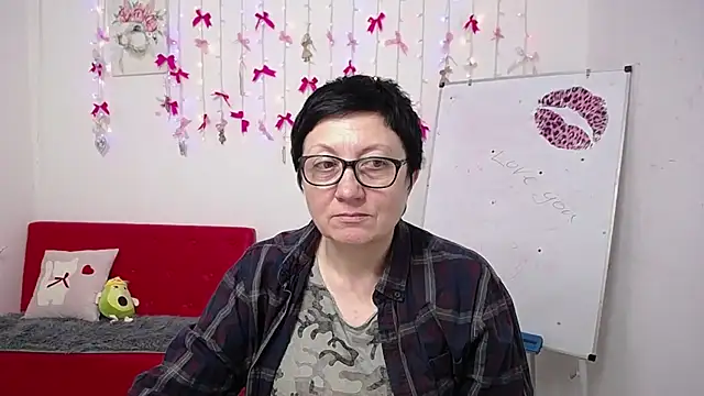 Show modela EmilyL0ve na web-kameri