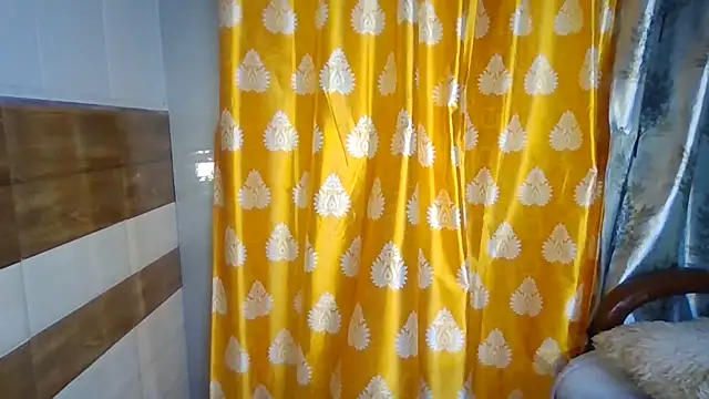 Chat XXX en directo de Yashika_Loves