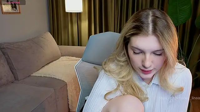 honey_kors' Live XXX Chat