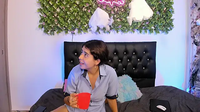 valeria_and_zoe: вебкам-шоу