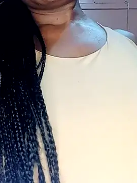 Pokazy przed kamerką – Luciouslips00