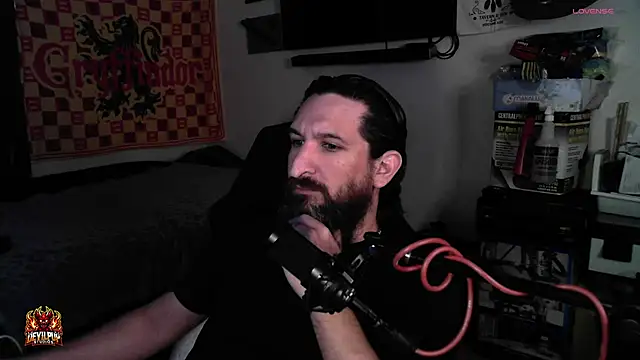 DevilPup75_'s Webcam Show