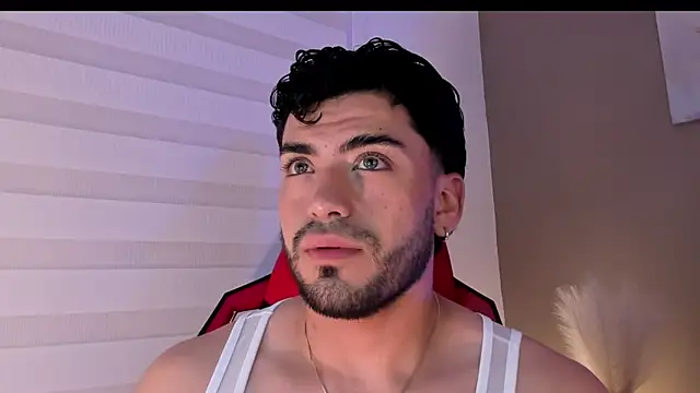 Alexander_Diazz: διαδικτυακό σόου στην κάμερα