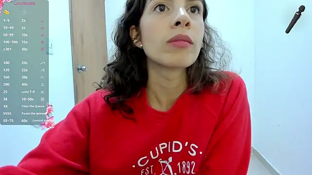 Chat XXX en directo de jessyegoldenn