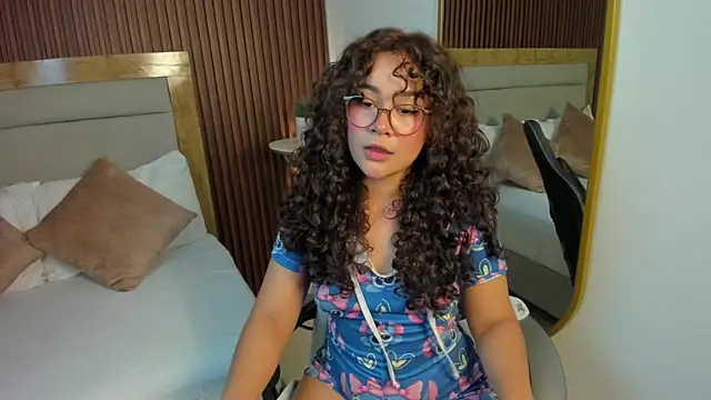 rossie_lanie_'s Live XXX Chat