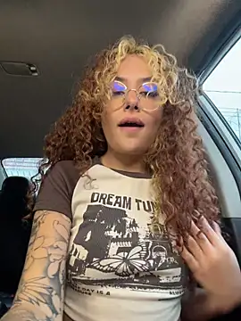 Amber-fire élő XXX-chatje