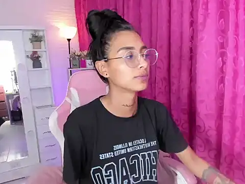 Czat XXX na żywo – KarlaSlutSkinny__