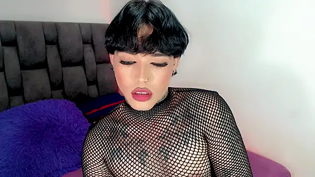 Pokazy przed kamerką – little_star_porn