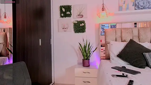 Dulce_Morrys Adlı Modelin Canlı XXX Sohbeti