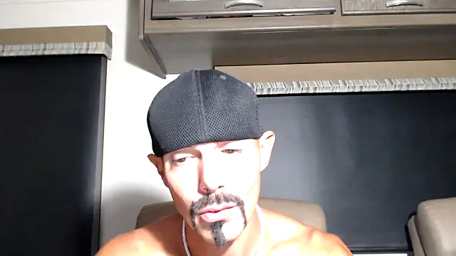 ThickD2C: διαδικτυακό σόου στην κάμερα