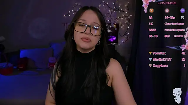 SoftyMooon Live XXX-chat