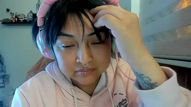 Shaddycute_: онлайн-секс-чат