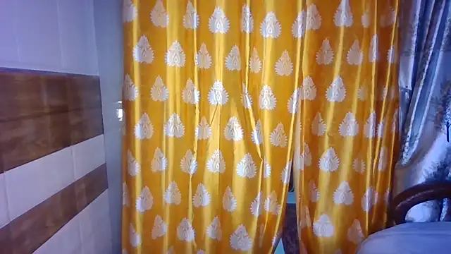 Yashika_Loves live XXX chat