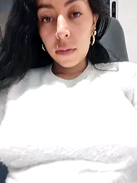 Luianna Adlı Modelin Canlı XXX Sohbeti