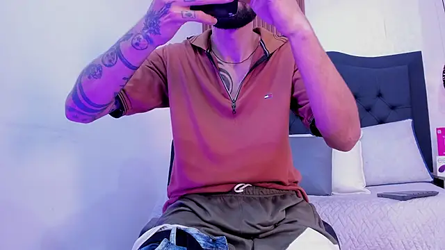 Hisoka_011 Show in webcam