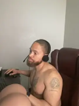 Fathero1time Show in webcam