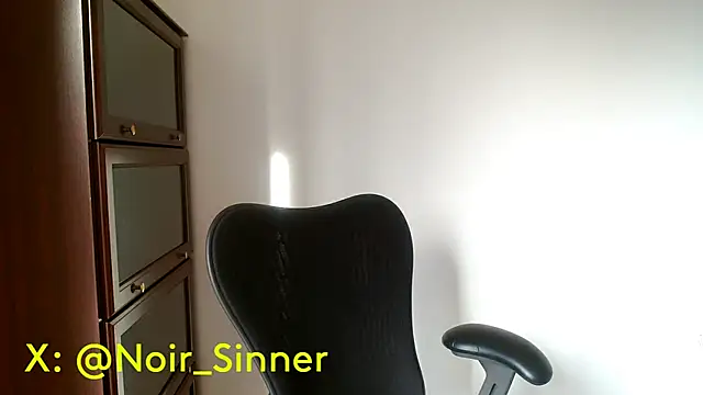 sinnernoir Show in webcam