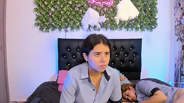 Show Webcam de valeria_and_zoe