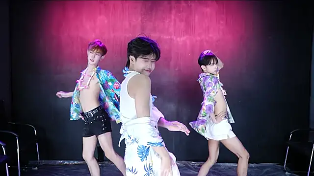 Queen-Vibe 现场XXX聊天