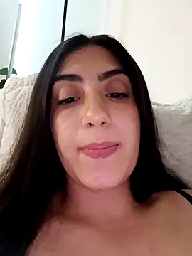 MIYESSI Live XXX-chat