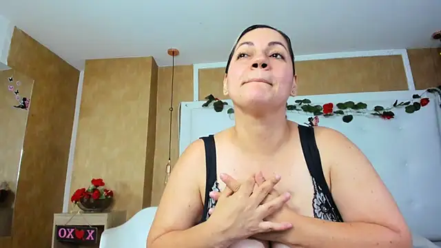 Heidy_milf live XXX chat