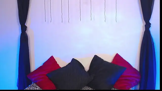 Agatha_Tenebris Adlı Modelin Canlı XXX Sohbeti